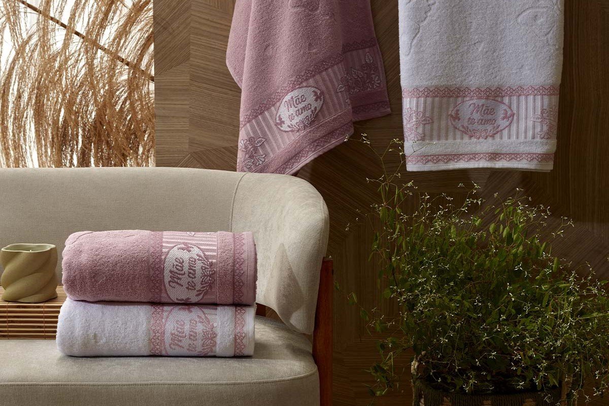 Toalha De Banho Dia Das M&atilde;es Appel Home 68m x 1,35cm
