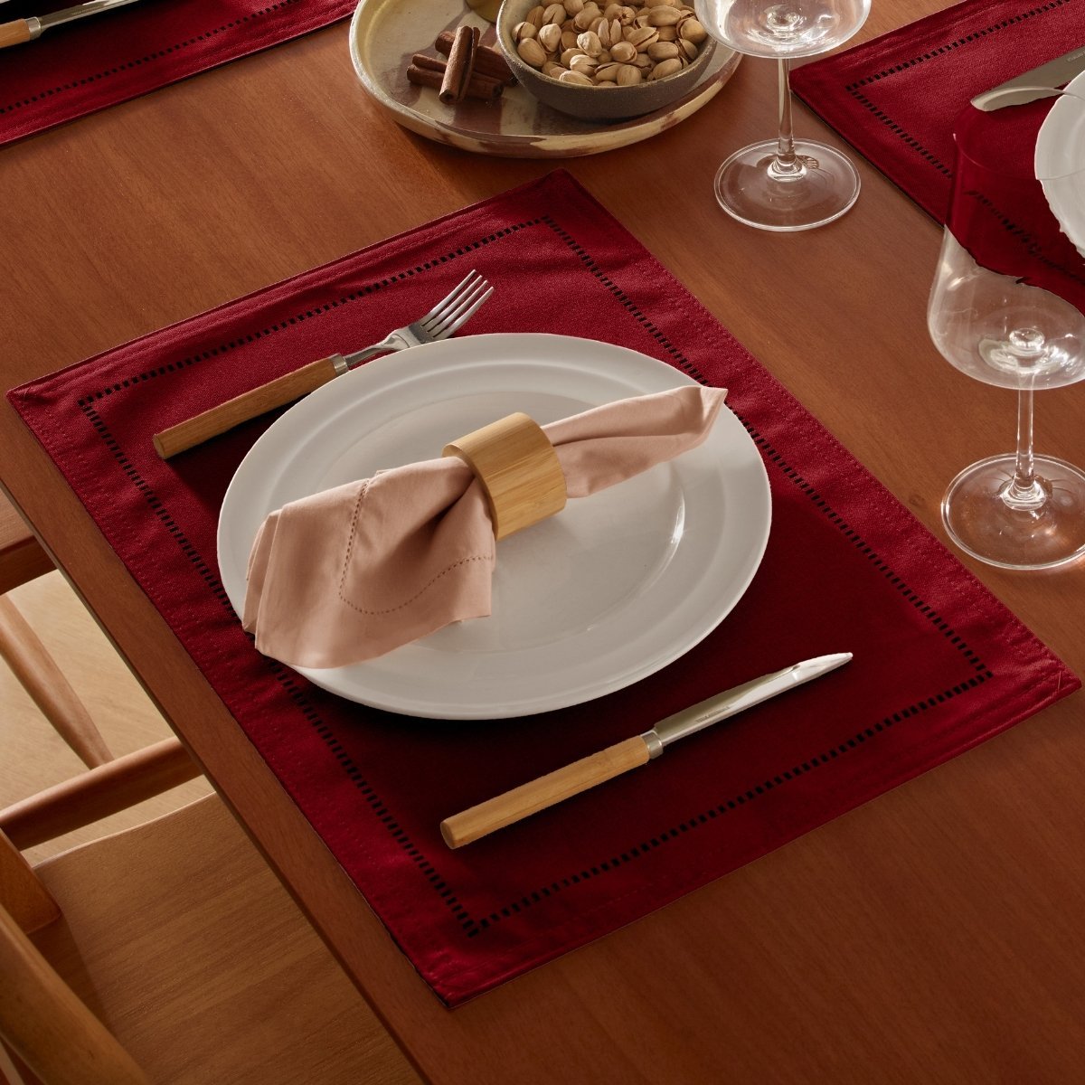 Mesa posta montada com a linha Glamour